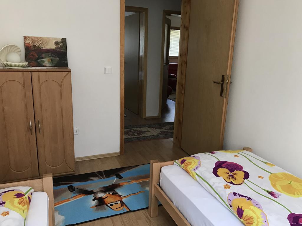 Apartment Near The Airport Saraievo Exterior foto
