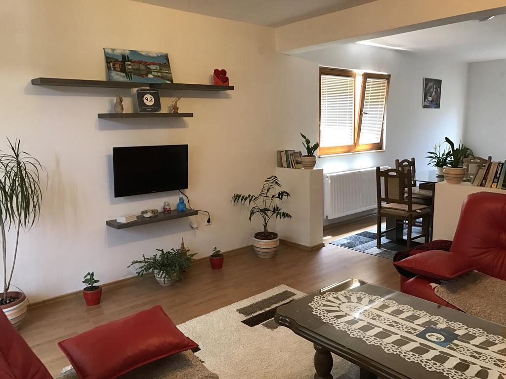 Apartment Near The Airport Saraievo Exterior foto